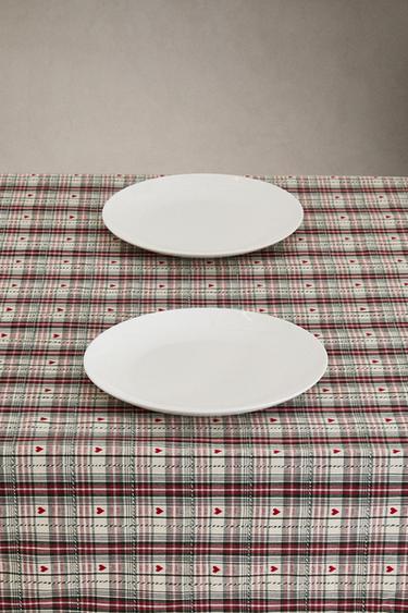DYED THREAD CHRISTMAS HEART TABLECLOTH - Red by Zara - Image 1