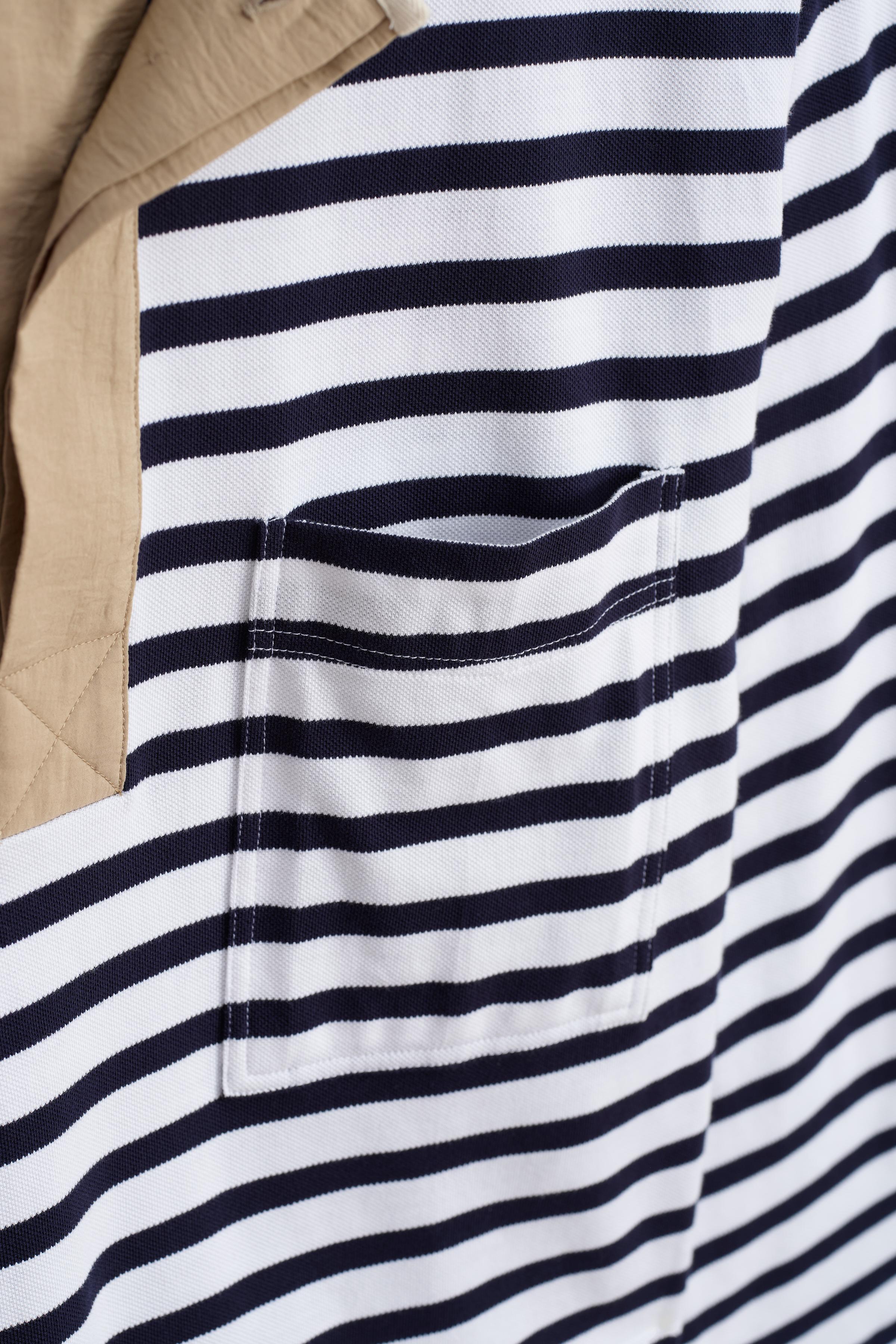 【ZARA】STRPD TSHRT 14 リラックスフィットＴシャツ 4231/902 ZARA】STRPD TSHRT 14 リラックスフィットTシャツ 4231/902