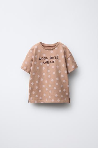 تيشرت بطبعة نصية - وردي فاتح الخاص بـ Zara