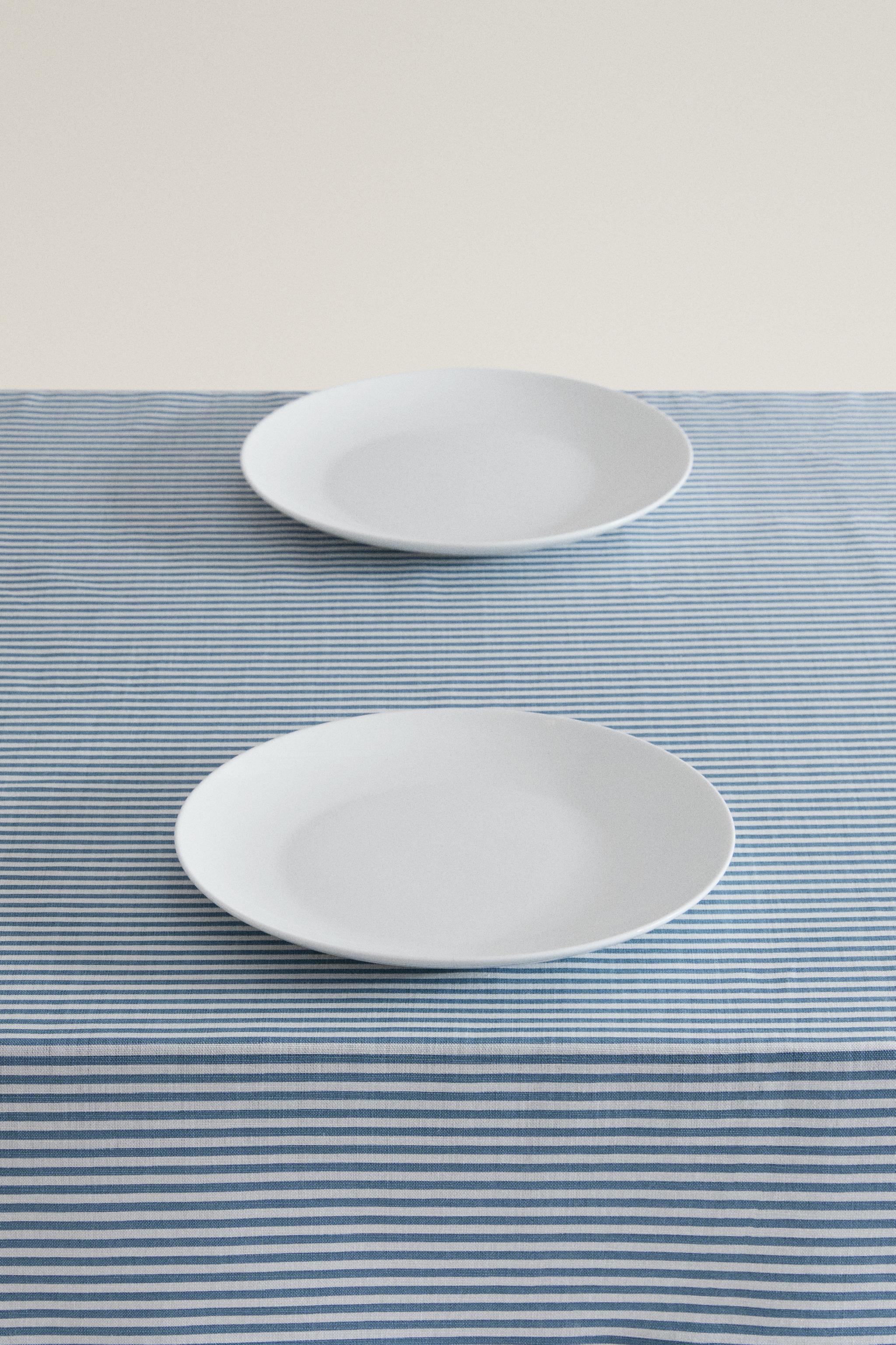 COTTON RUFFLED TABLECLOTH