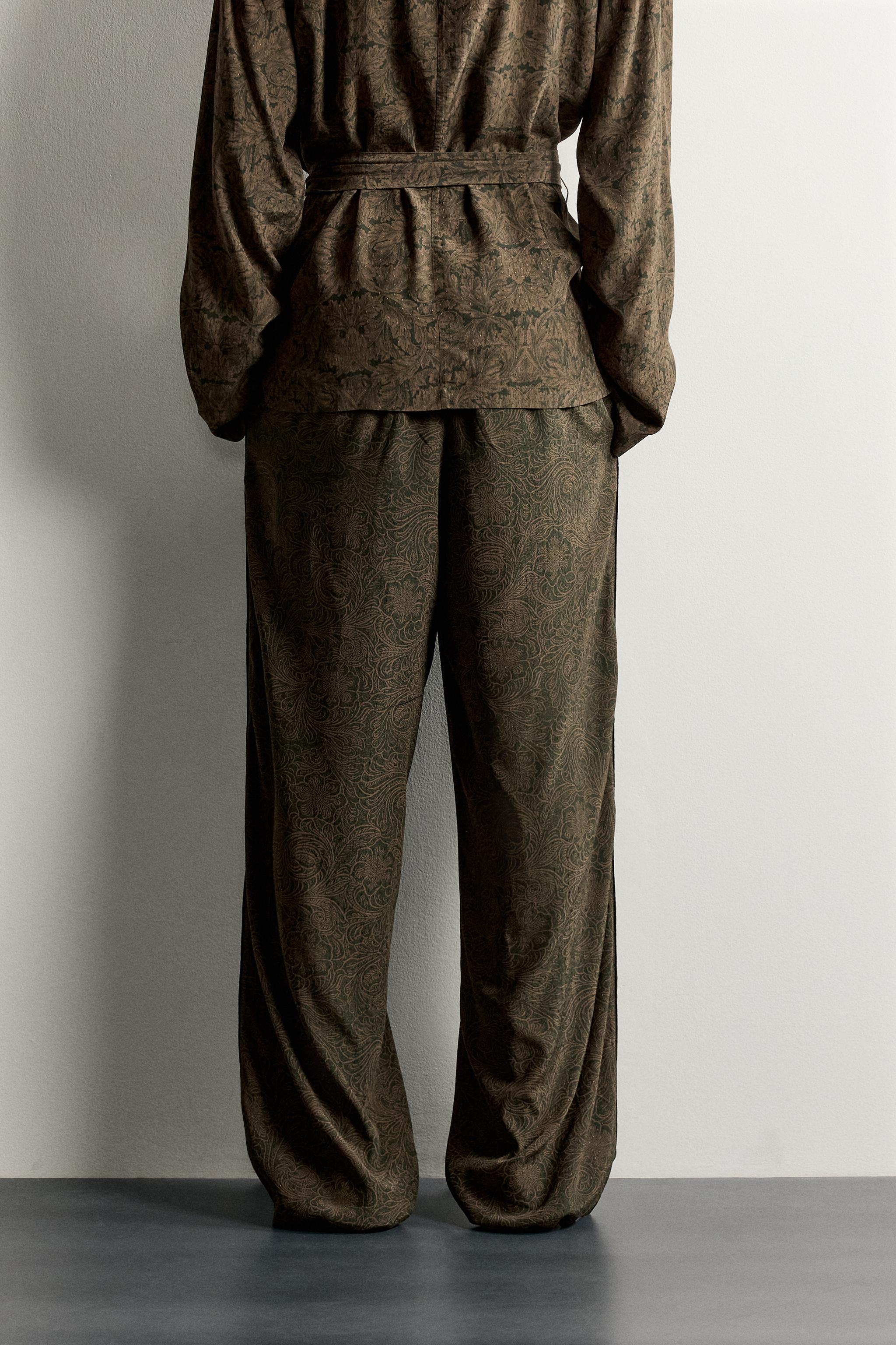 PRINTED FLOWY RELAXED-FIT PANTS