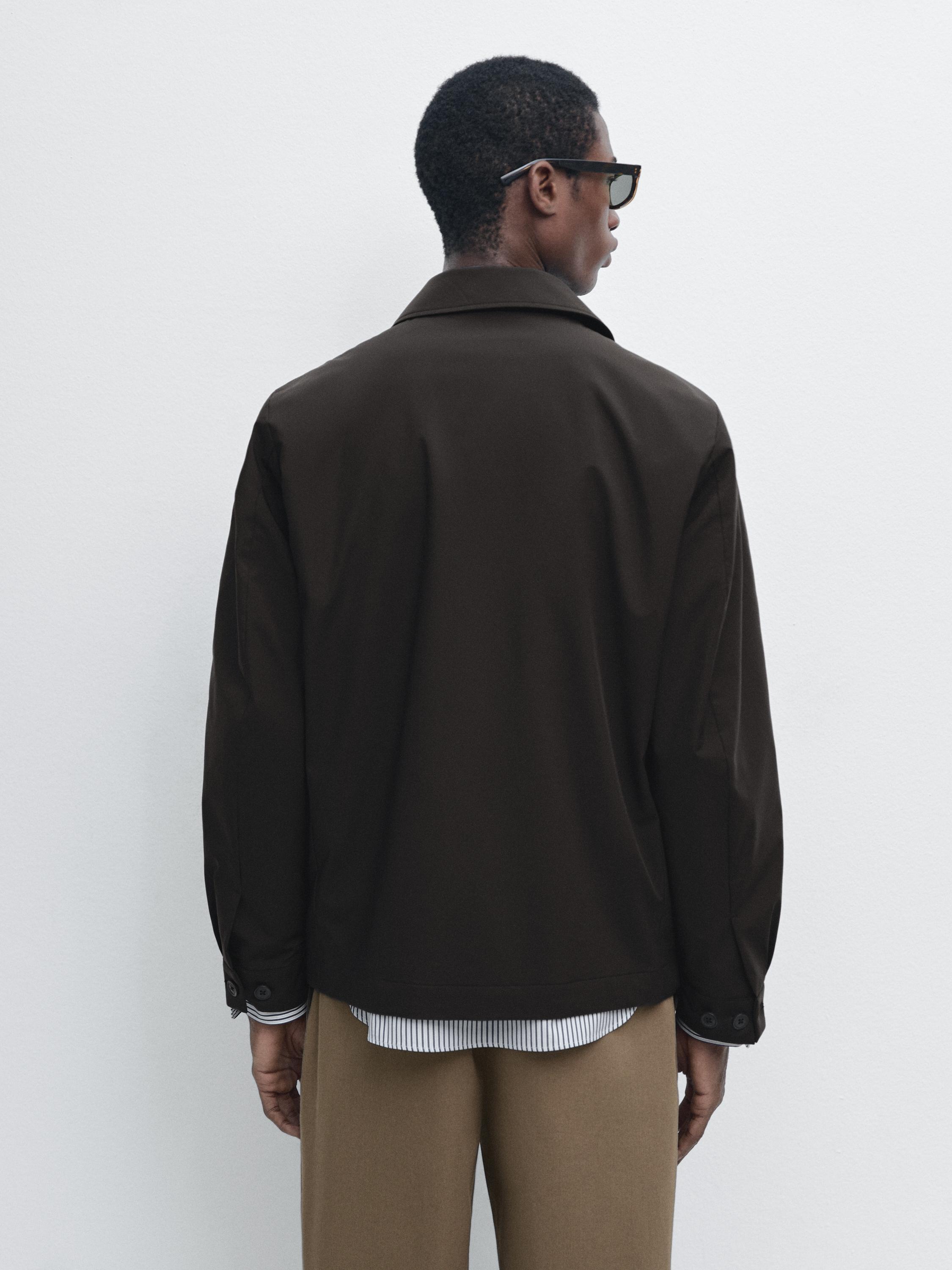 Short jacket with pocket details