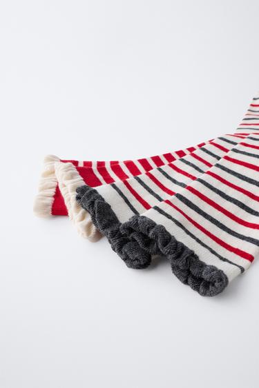 LOT DE DEUX PAIRES DE CHAUSSETTES LONGUES À RAYURES - Rouge de Zara - Image 2
