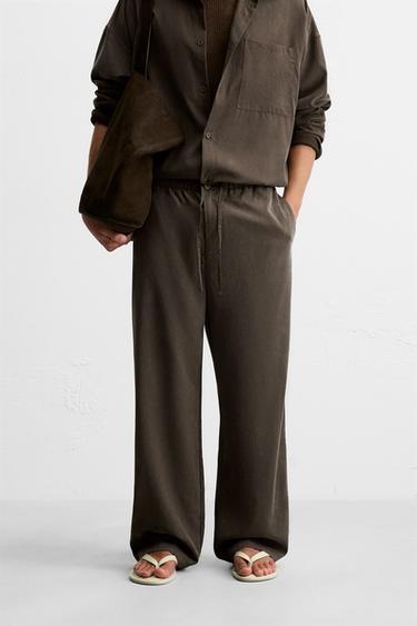PANTALON FLUIDE COUPE DÉCONTRACTÉE - Chocolat de Zara - Image 1