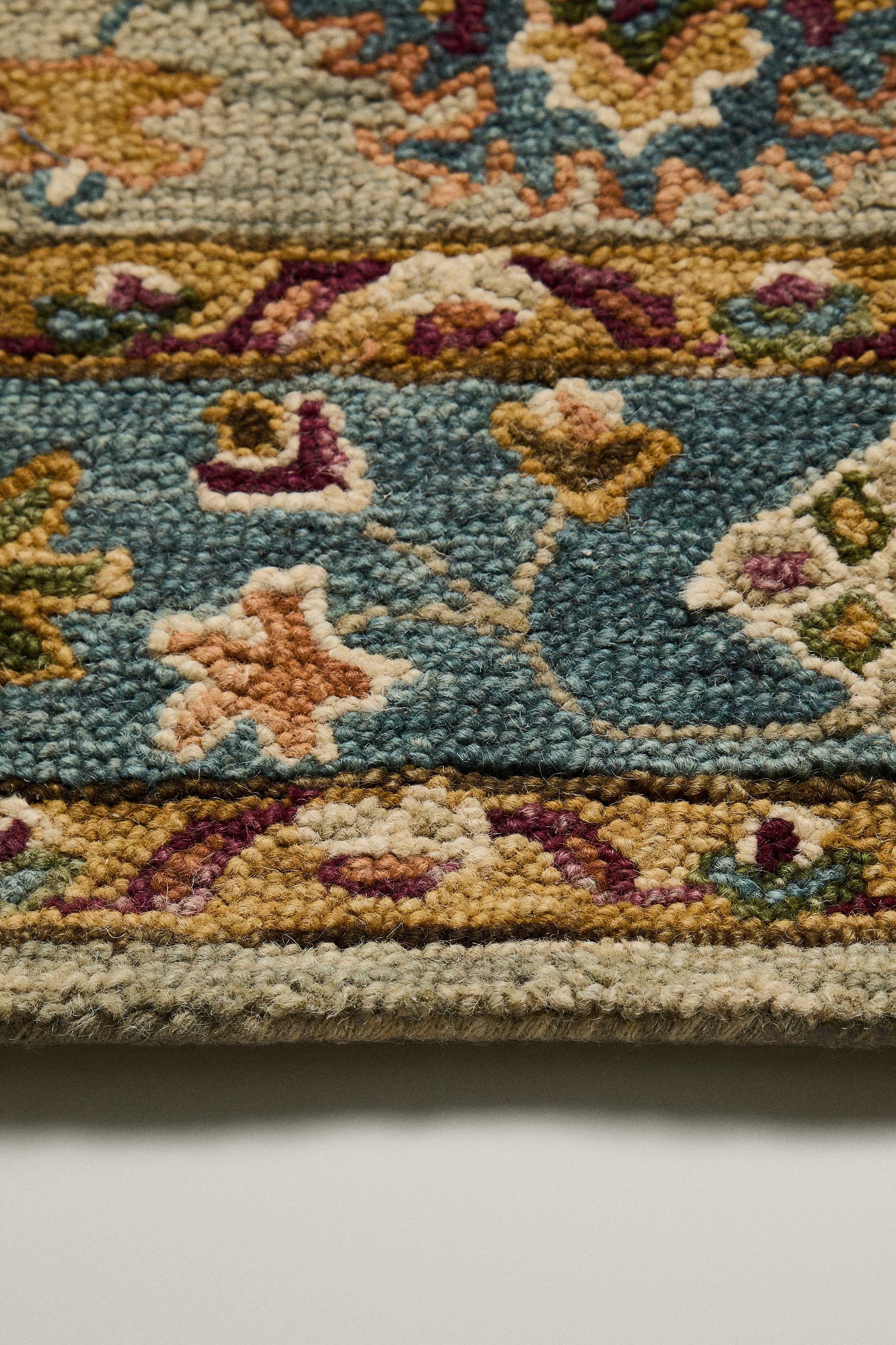 TAPIS LAINE IMPRIMÉ FLEURS SYMÉTRIQUES