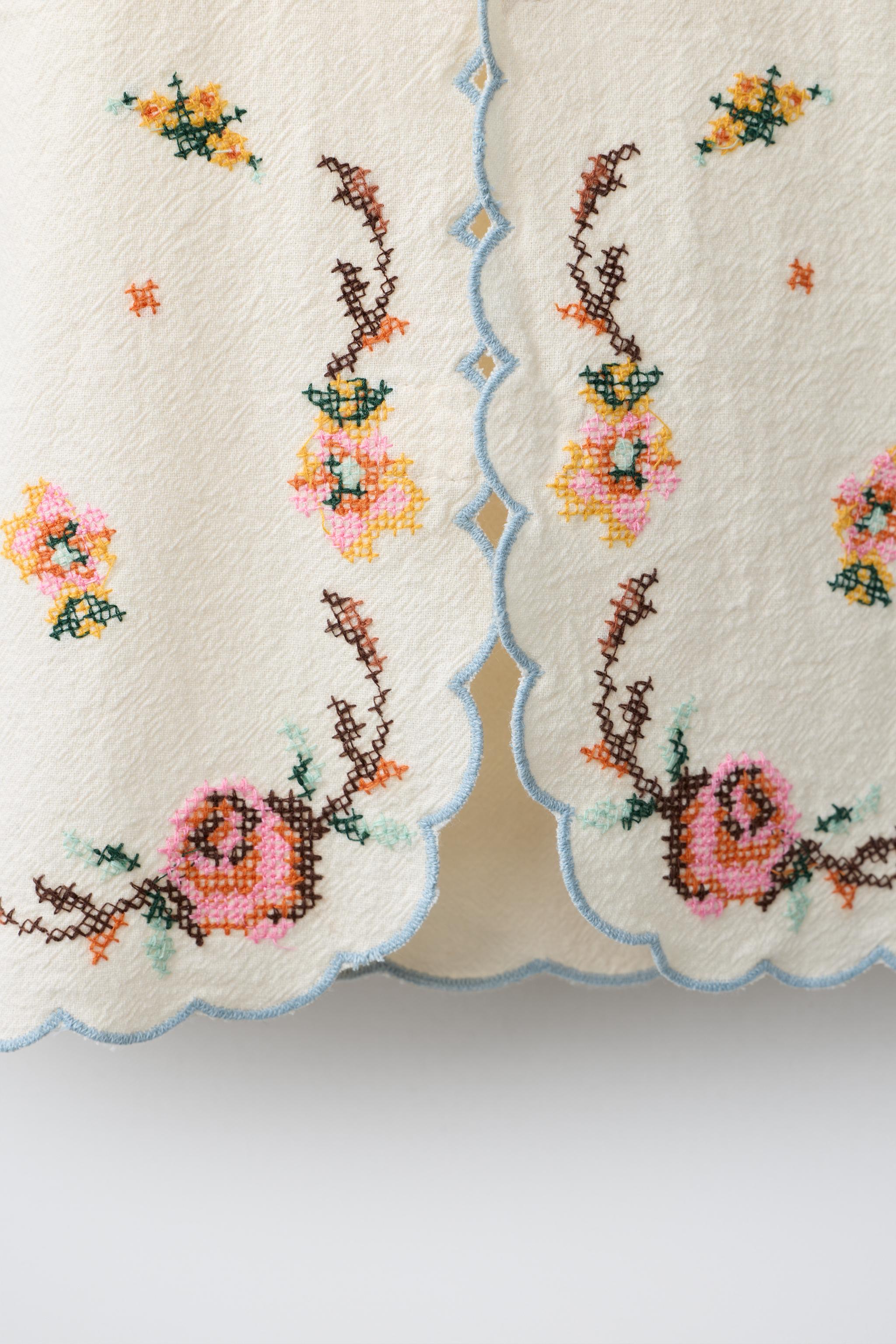 EMBROIDERED BLOUSE