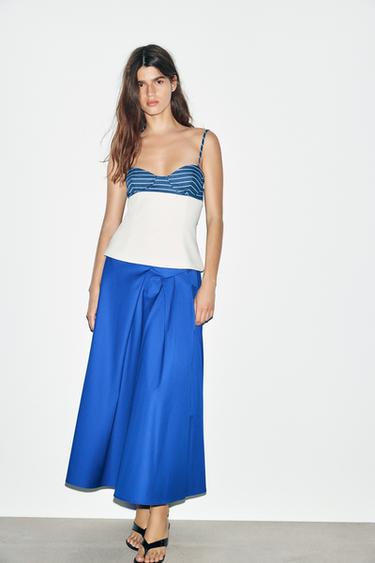 FALDA MIDI PLIEGUES CAPA - Azulina de Zara