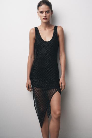 فستان غير متناسق بخرزات - أسود الخاص بـ Zara