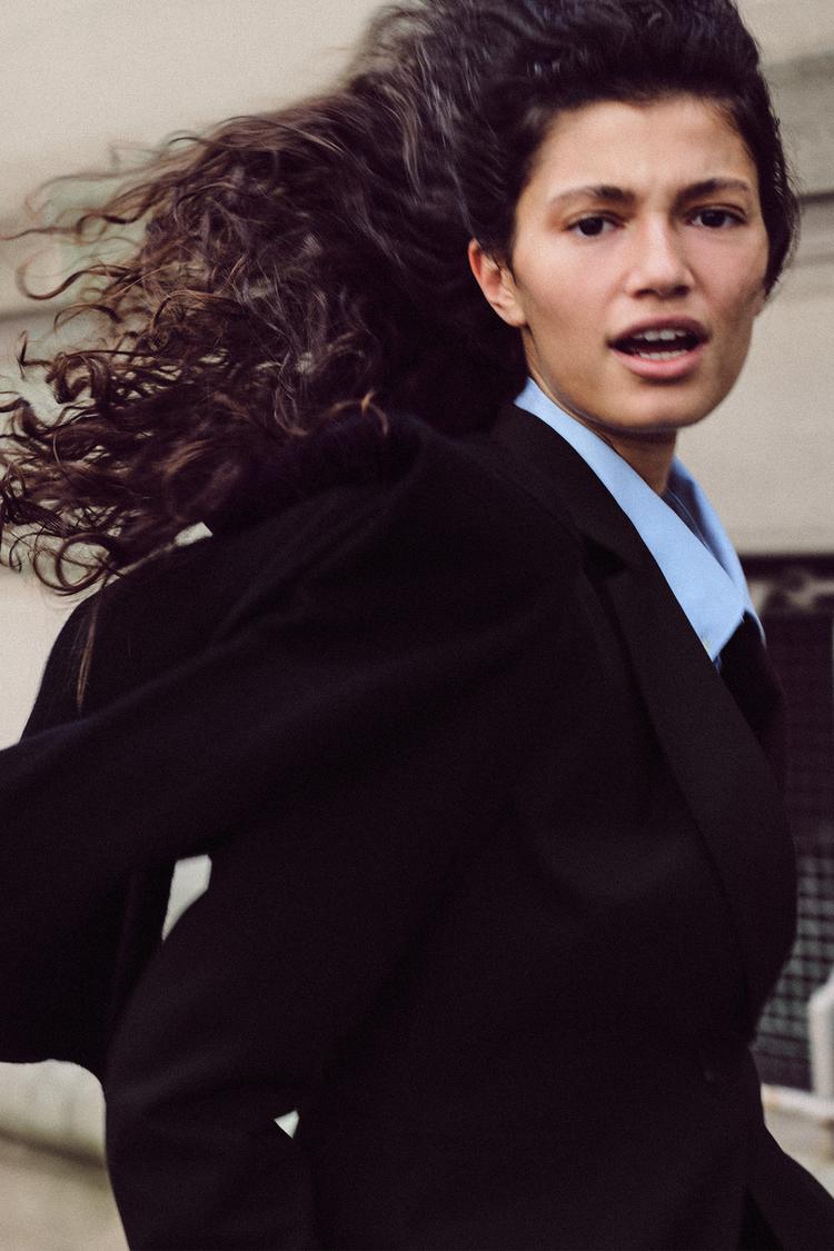 TAILORED BLAZER WITH SHOULDER PADS