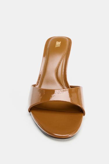 SANDALES À TALONS EFFET VERNIS - Marron clair de Zara - Image 2