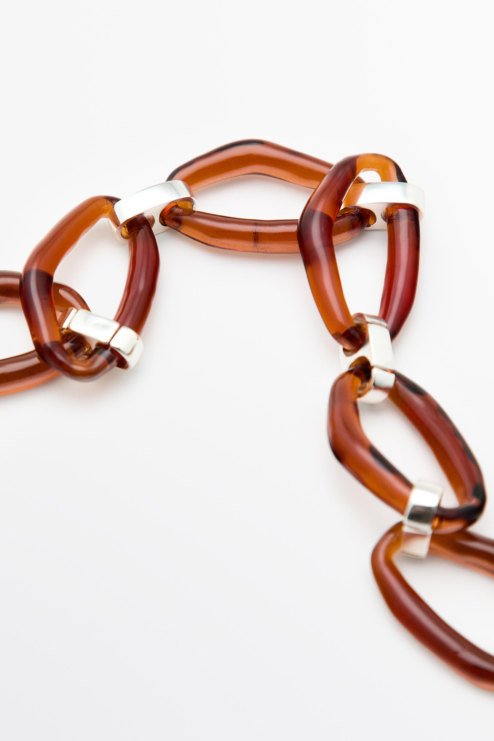 Tortoiseshell-effect glass link necklace