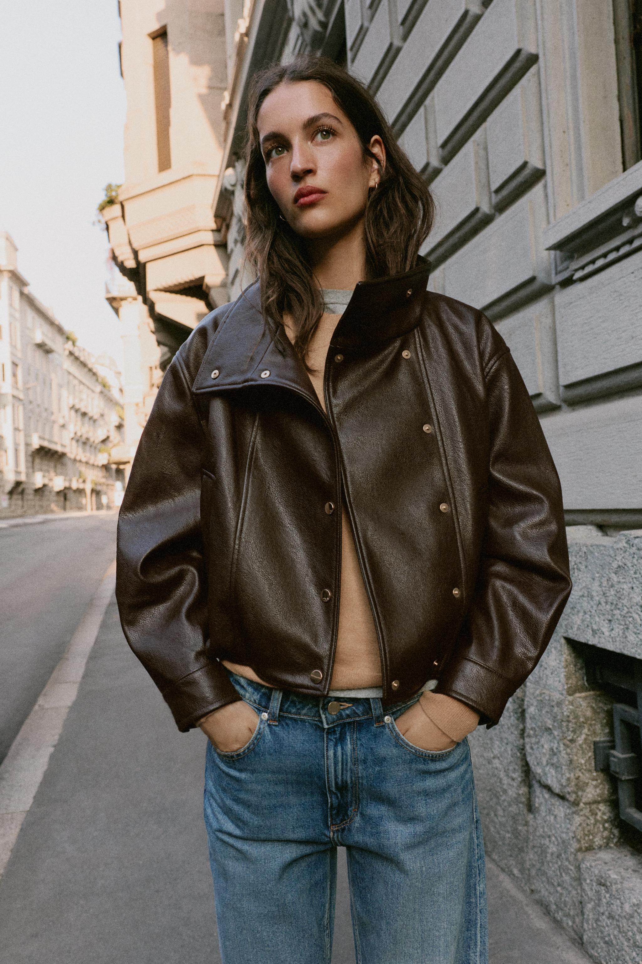 BLOUSON BOMBER MATIÈRE SYNTHÉTIQUE COL MONTANT