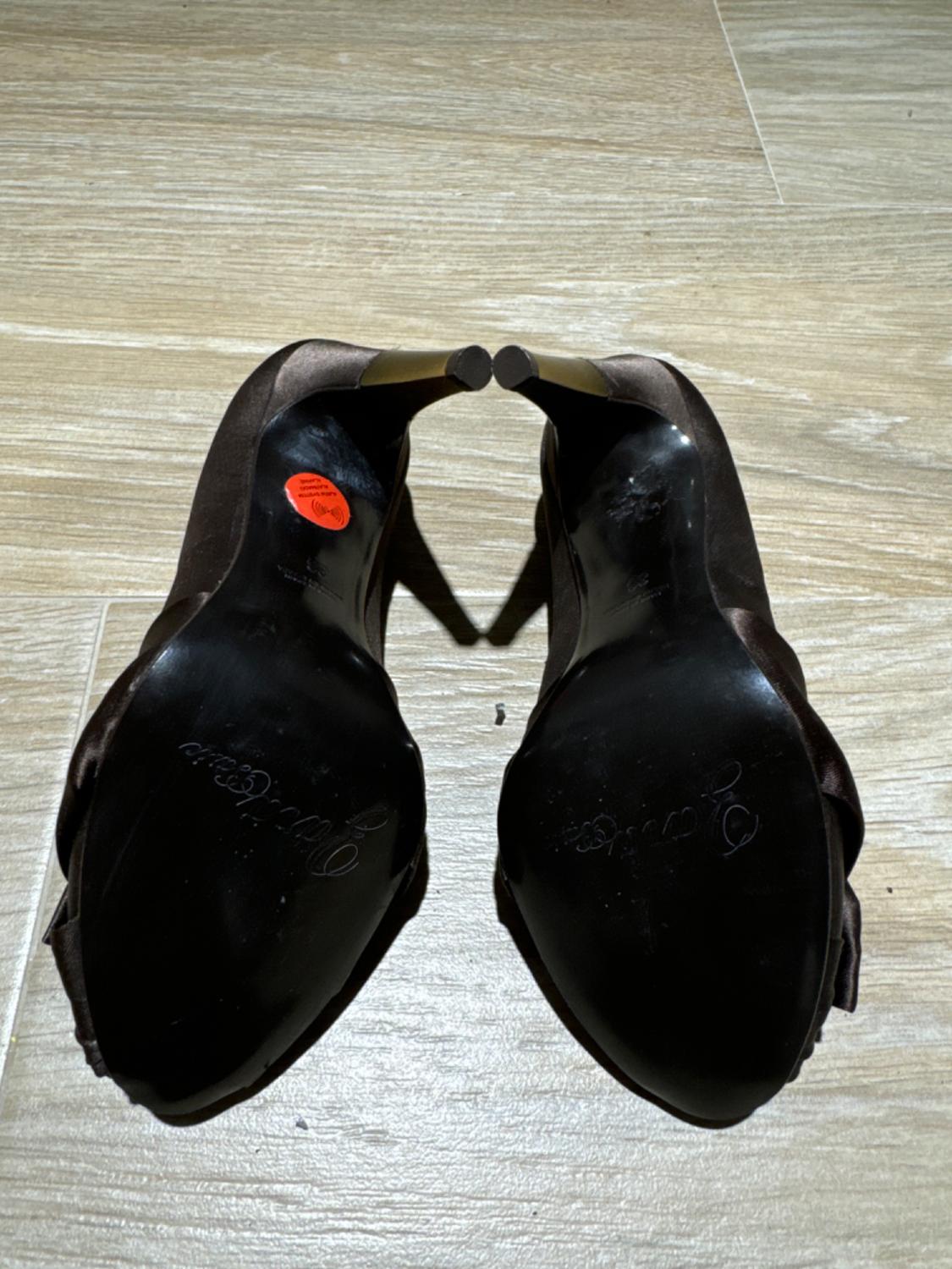 SAPATO DE CETIM COM LAÇO - Image 2