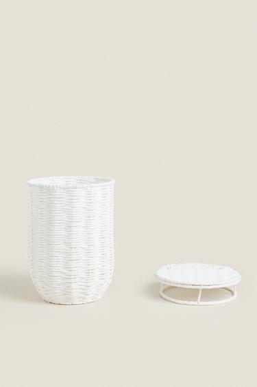 سلة مهملات للحمام بغطاء قابل للإزالة - أبيض الخاص بـ Zara