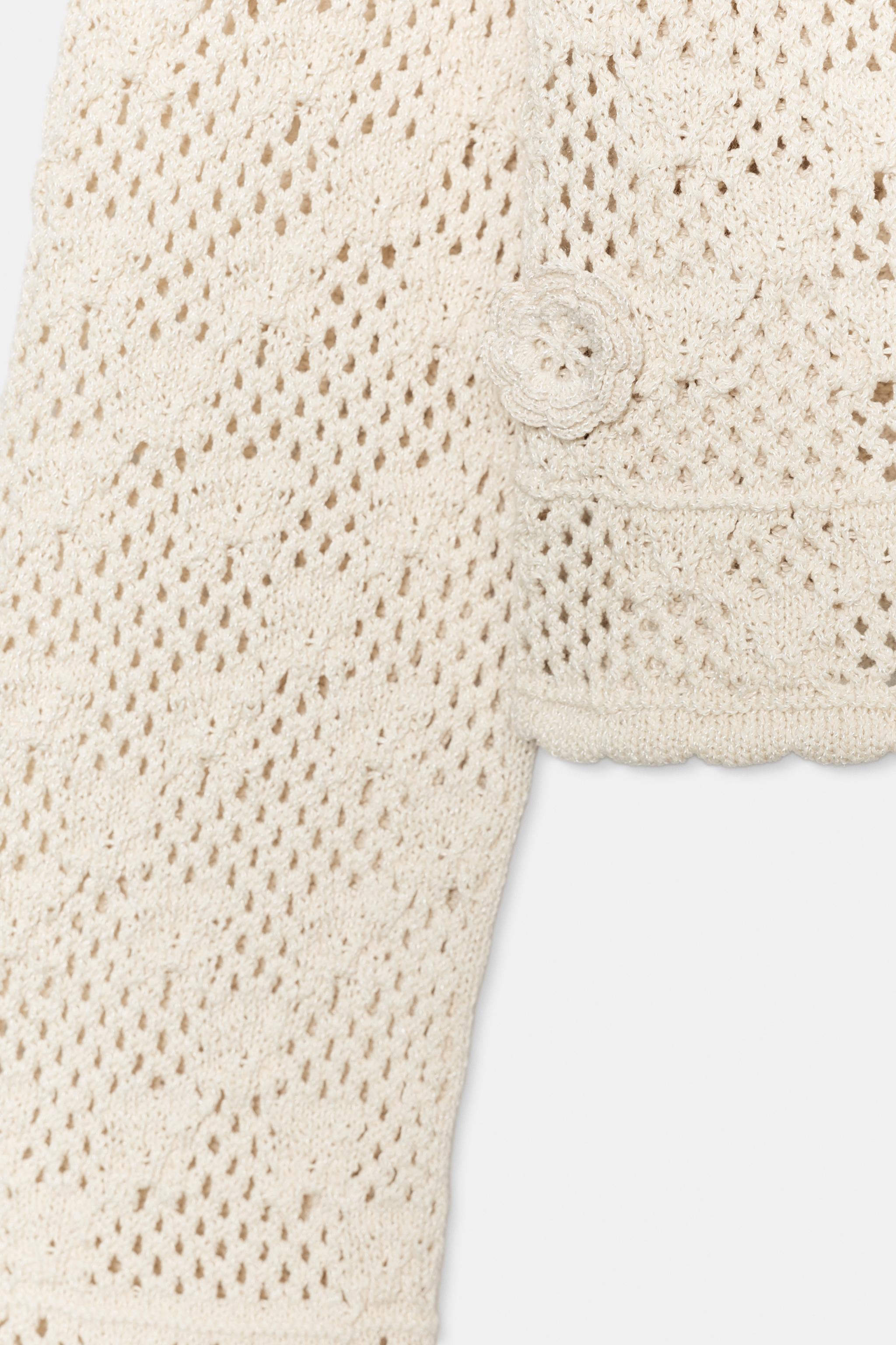GILET EN MAILLE POINTELLE À FLEURS
