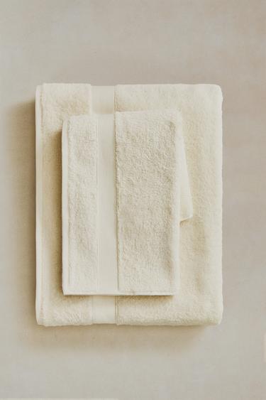 PREMIUM コットンバスタオル (600 G/M²)象牙色ZaraのPREMIUM コットンバスタオル (600 G/M²) - 象牙色 