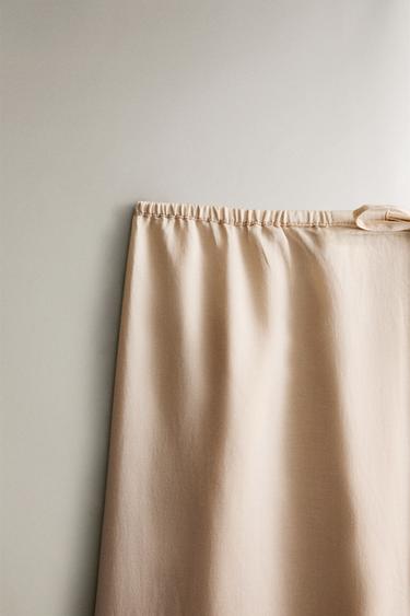 PANTALON SATIN AJOURÉ - Beige clair de Zara - Image 1