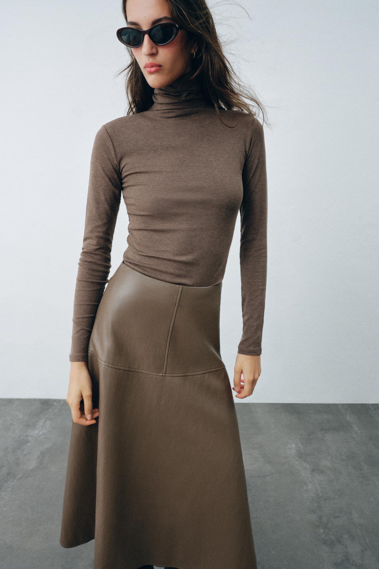TURTLENECK T-SHIRT — Brown marl