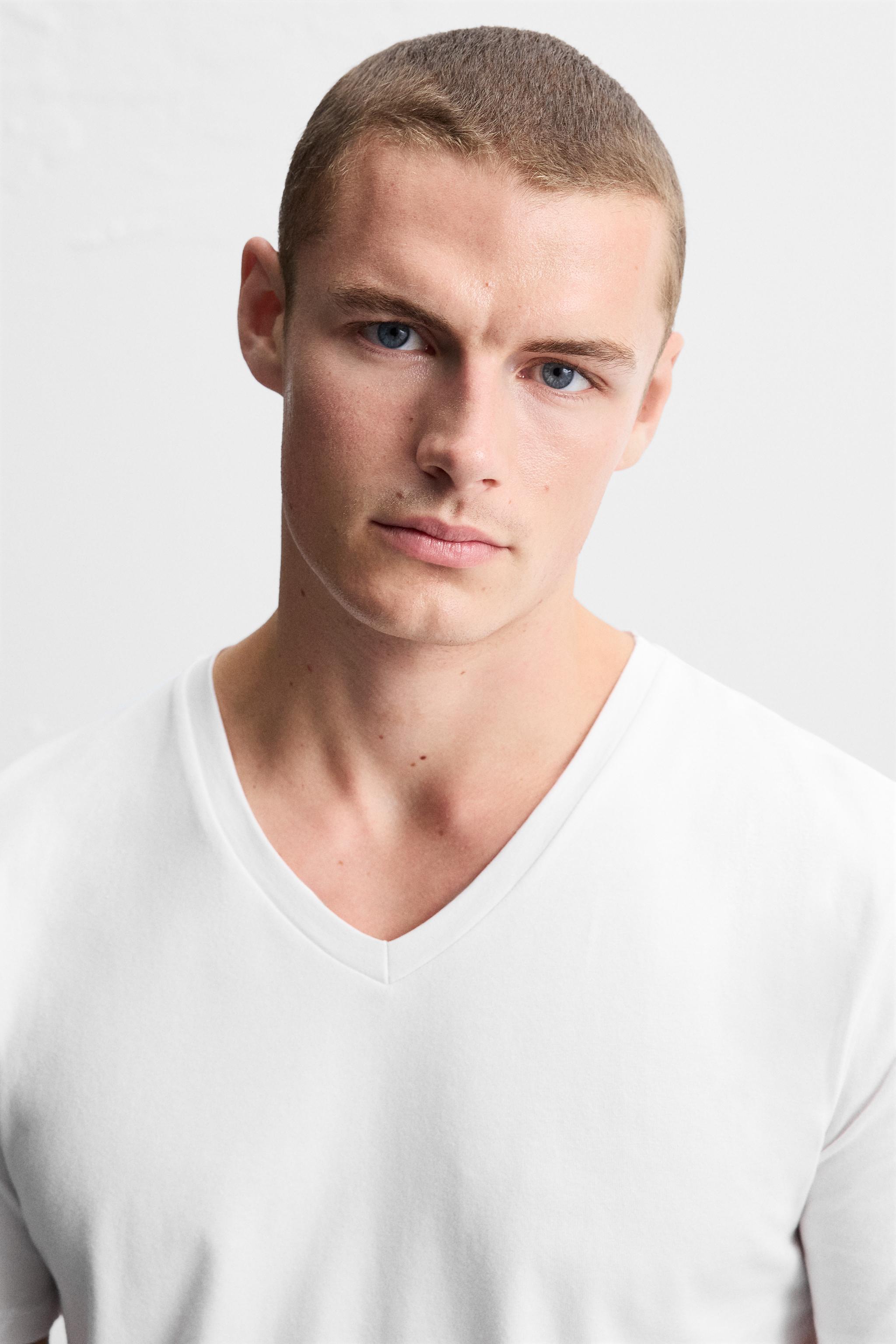 ベーシック Vネック Tシャツ - ブラック | ZARA Japan / 日本