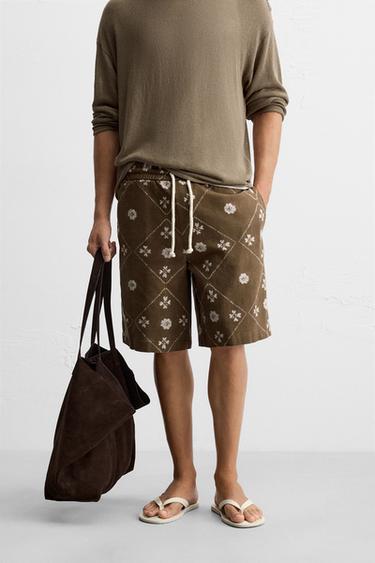 CONTRAST PRINT BERMUDA SHORTS - Dark khaki by Zara