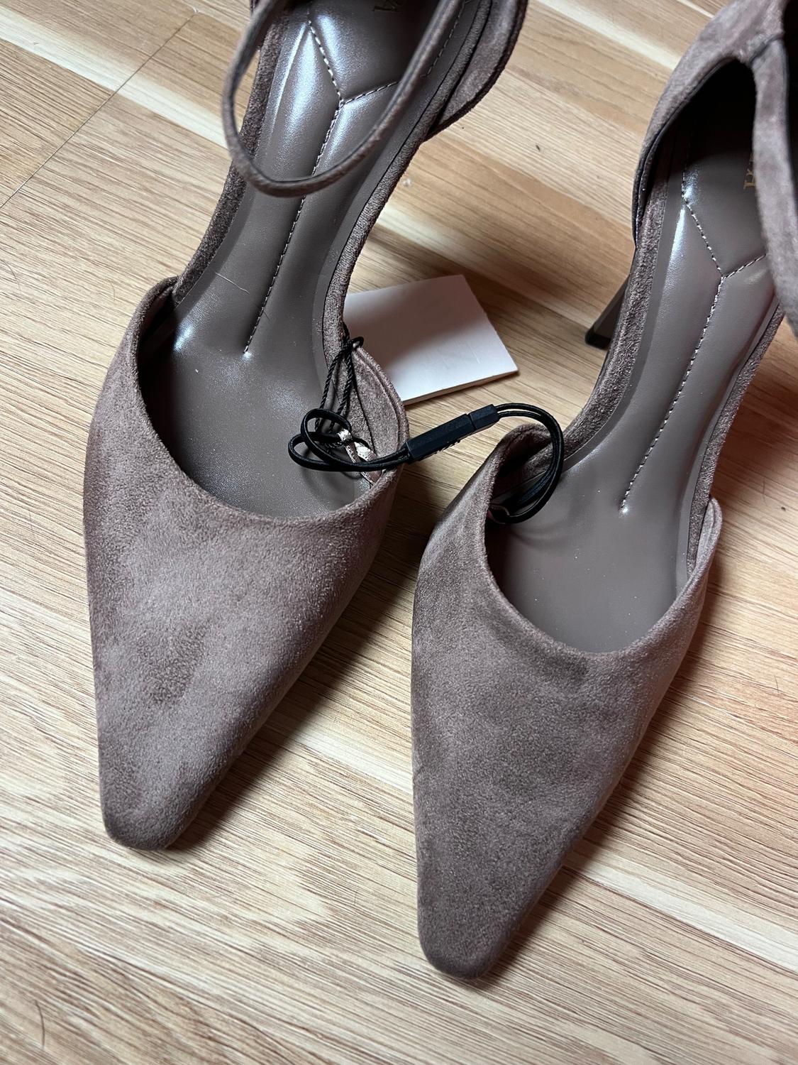 HIGH-HEEL ANKLE STRAP SHOES - Image 4