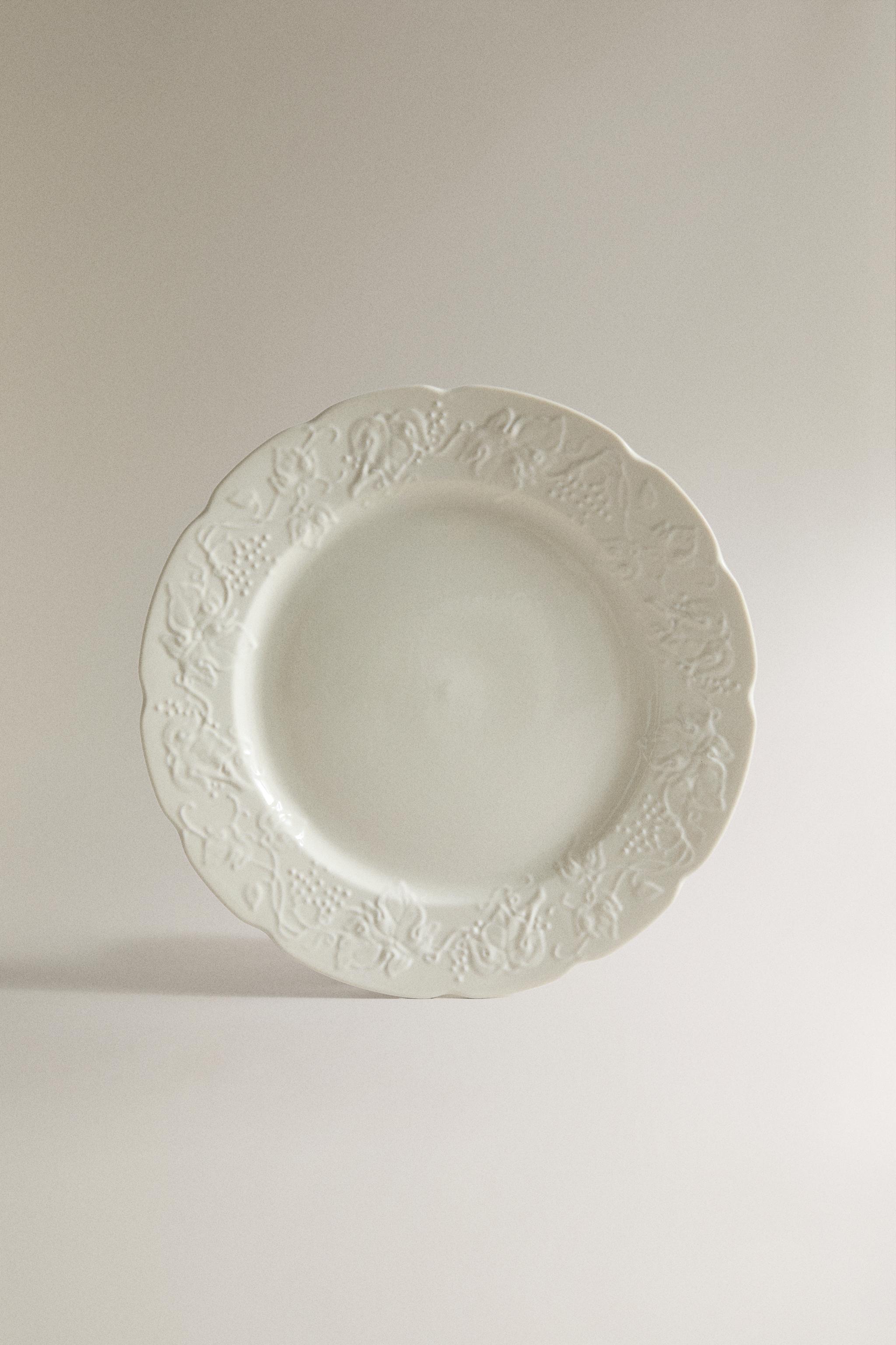 GRAPE PORCELAIN DINNER DISH — Cream
