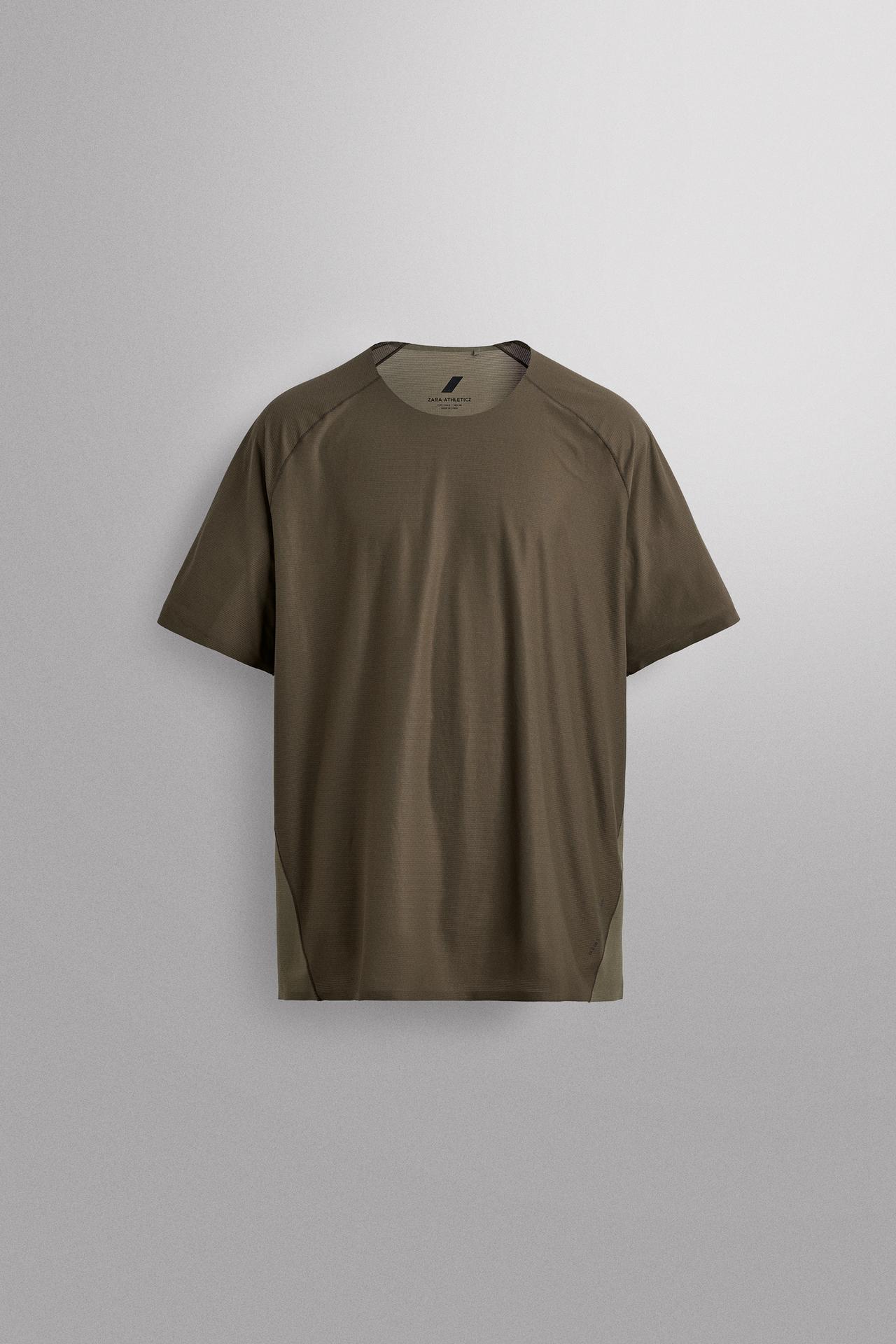 COLOR BLOCK STRUCTURE TECHNICAL T-SHIRT — Mid-green