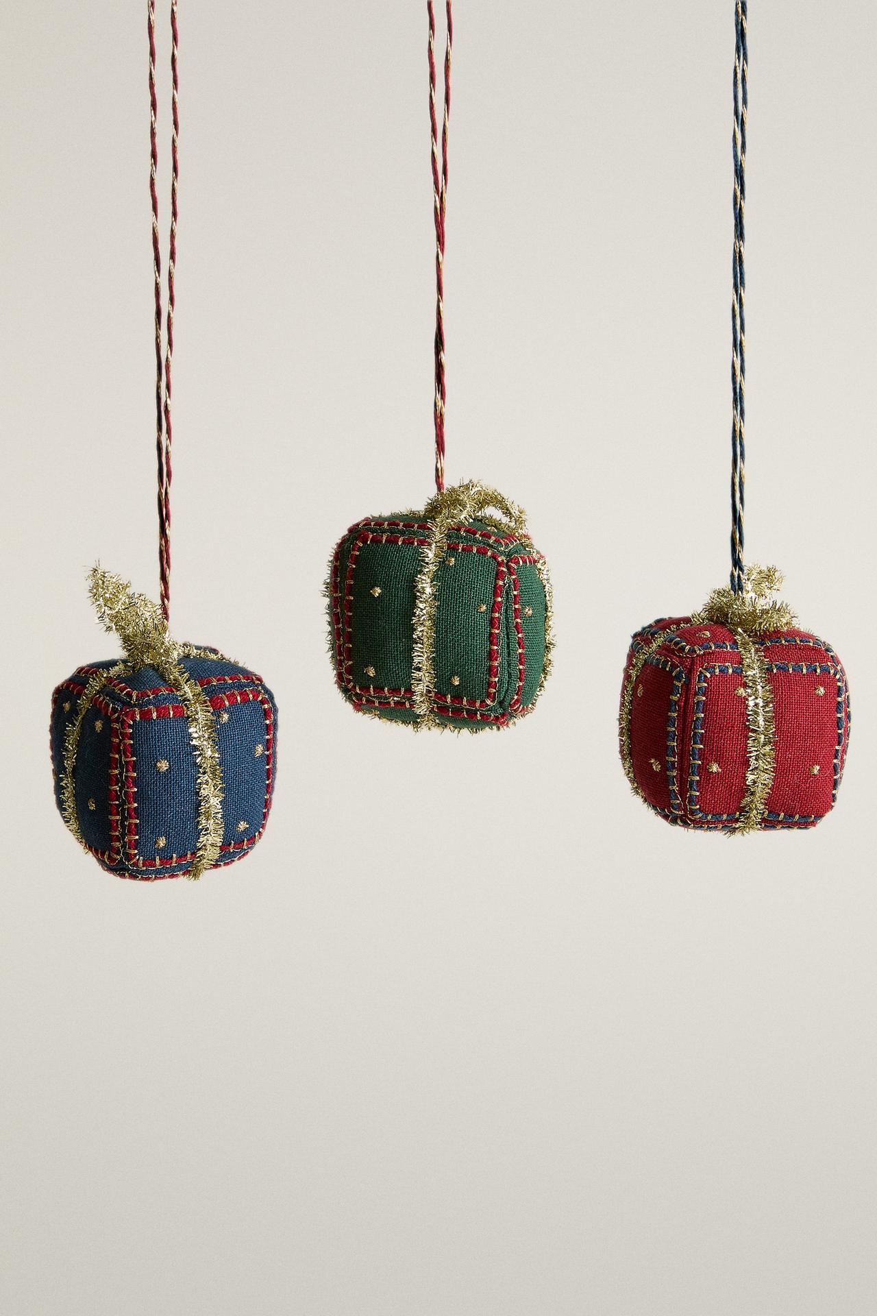 CHRISTMAS GIFT TREE DECORATION (PACK OF 3)
