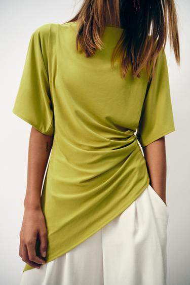 توب مزموم غير متناسق - ليموني الخاص بـ Zara