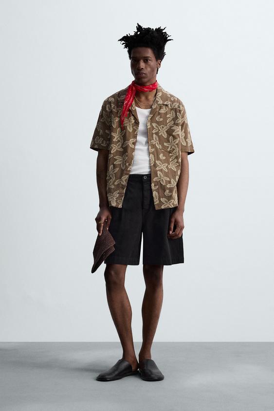 RELAXED FIT PLEATED BERMUDA SHORTS