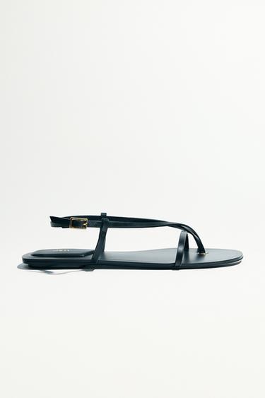 FLAT SANDALS WITH METAL DETAIL - Black by Zara