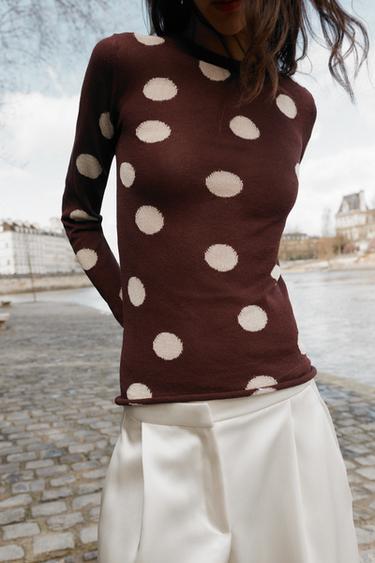 TOP EN MAILLE À POIS - Marron / Écru de Zara