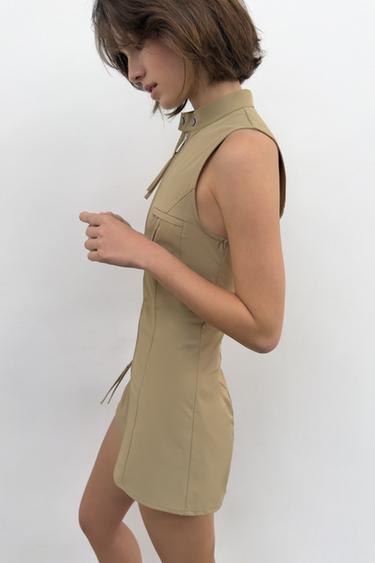 אוברול קצר עם רוכסן - חאקי כהה של Zara