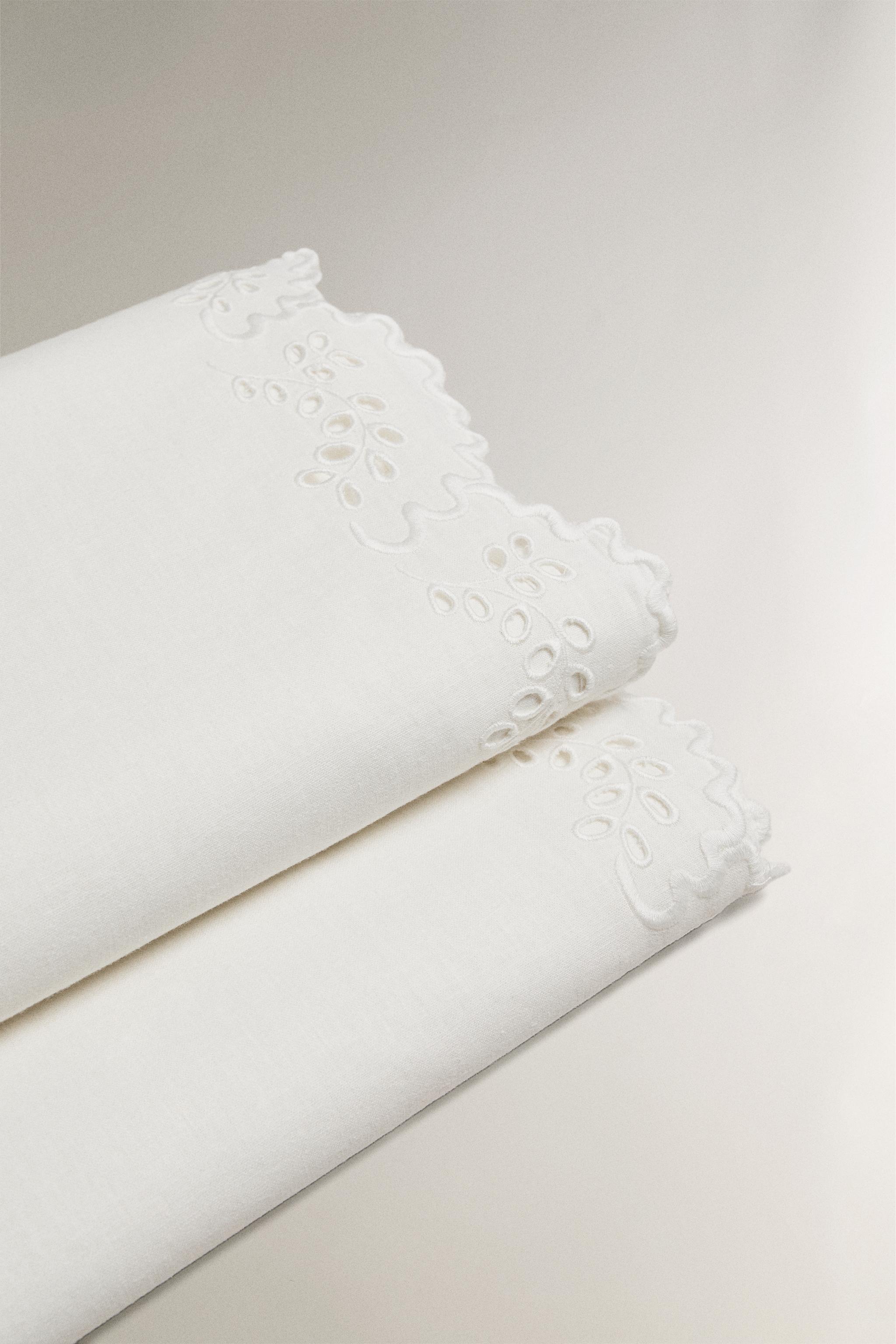 DRAP DE DESSUS BRODERIE FESTON