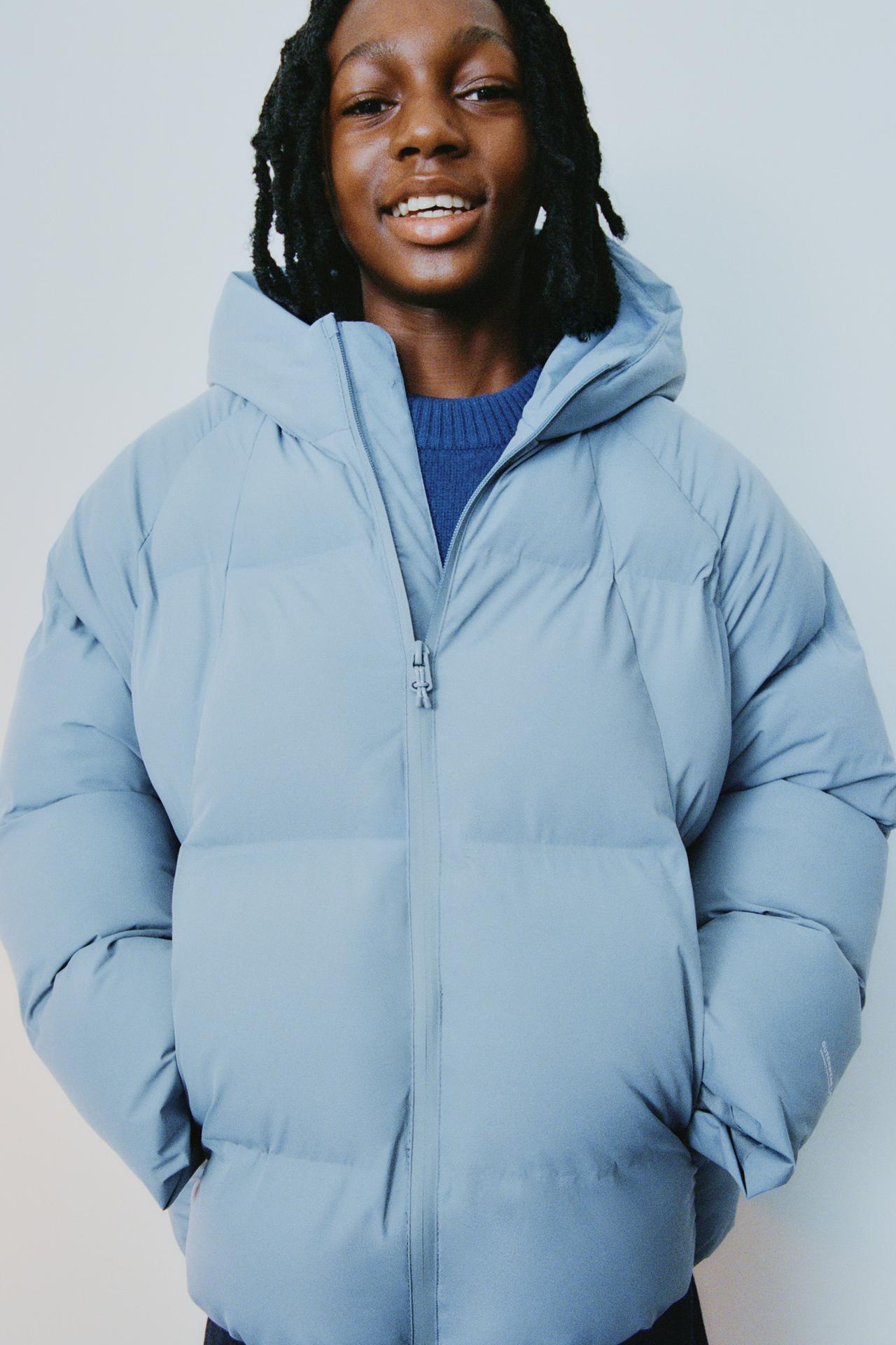 WATER REPELLENT PUFFER HOODIE JACKET — Sky blue