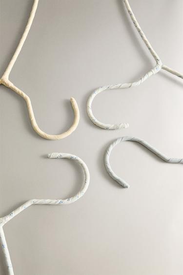 PACK OF LINED BABY HANGERS (PACK OF 4) - Multicoloured by Zara - Image 2