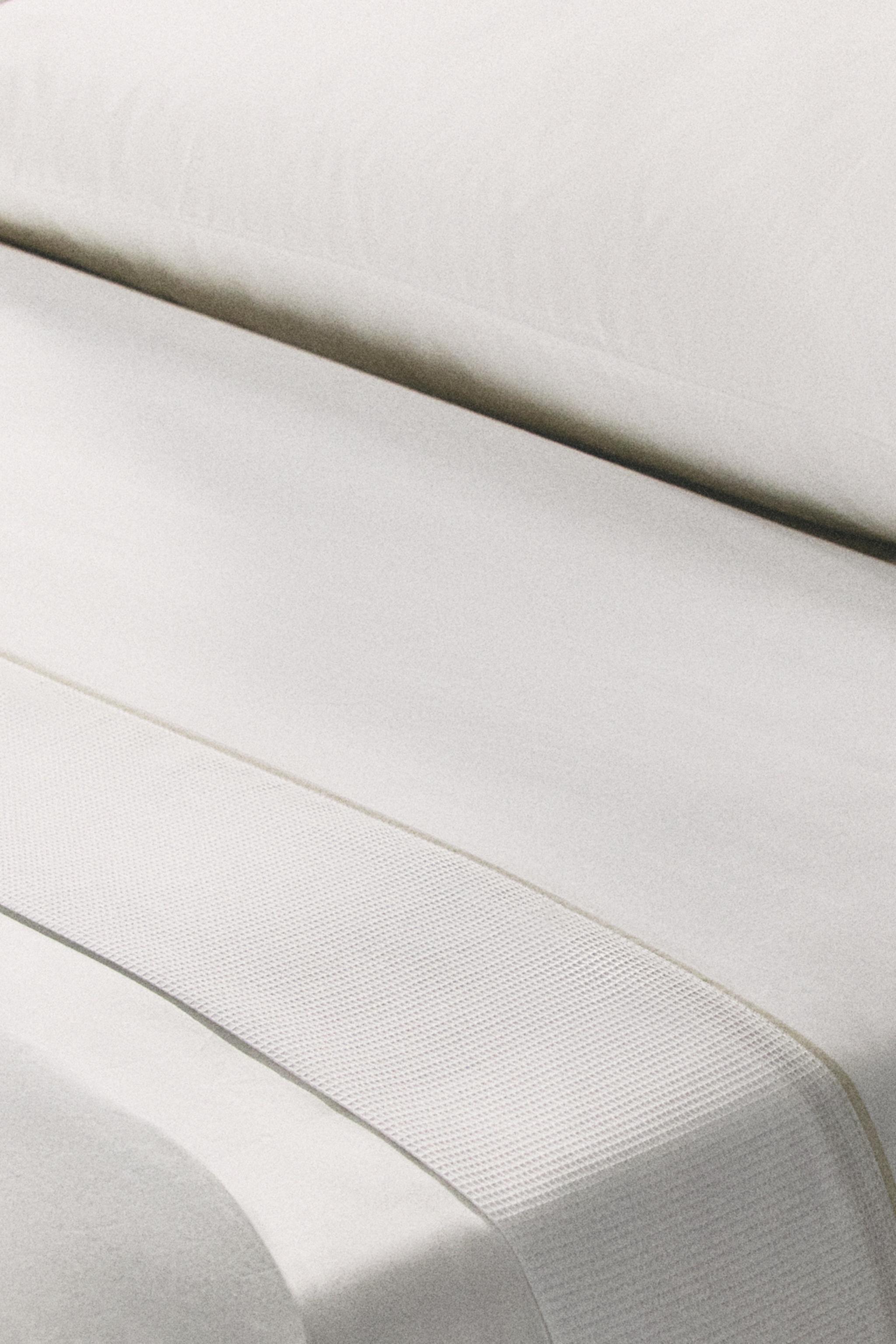 DUVET COVER FLAT SHEET WITH PIQUÉ PIPING