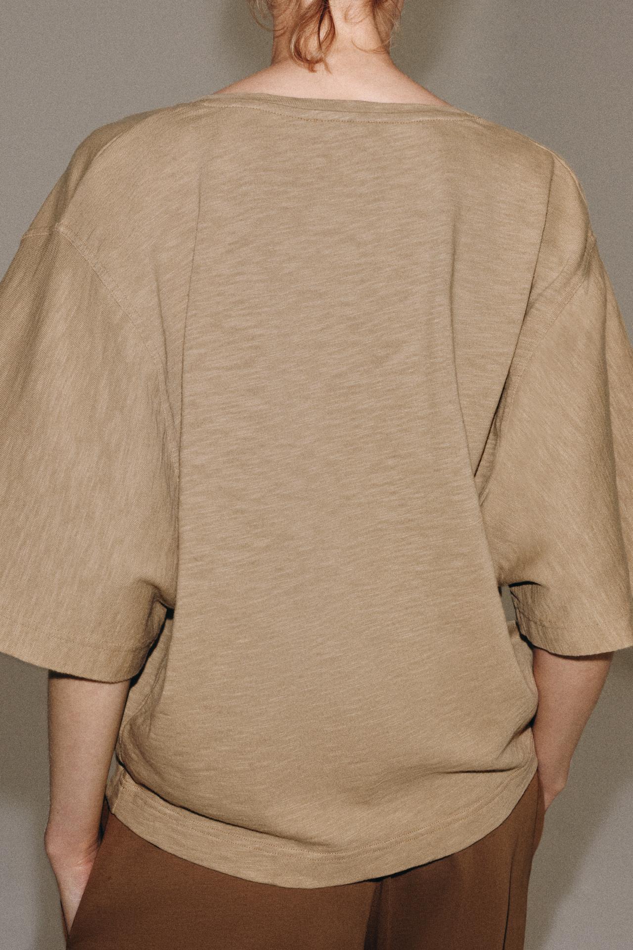 V-NECK T-SHIRT — taupe brown