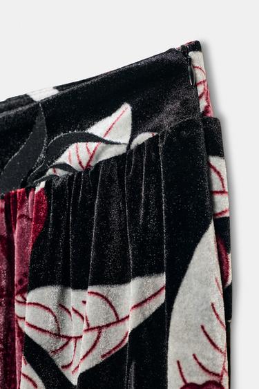 PANTALON BOUFFANT EN VELOURS - Noir / fuchsia de Zara - Image 4