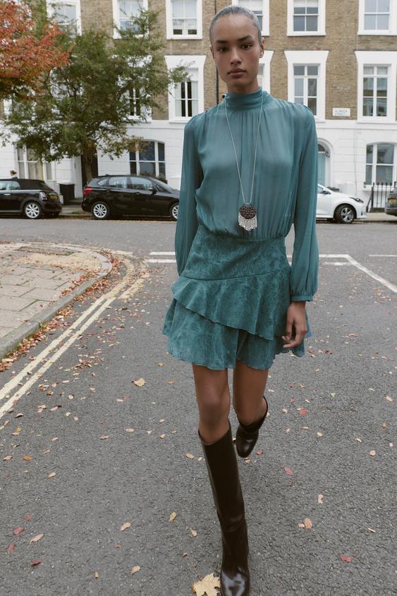 ROBE COURTE BIMATIÈRE À VOLANTS