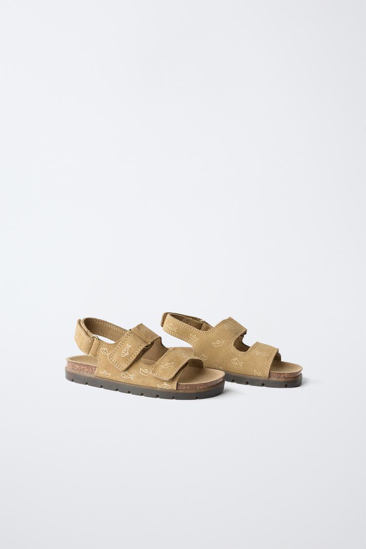 Sandalias de cuero con estampado de pez 2