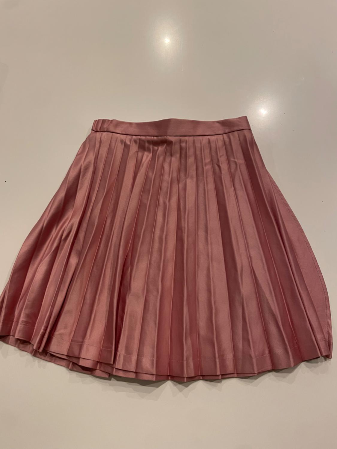PLEATED SKIRT