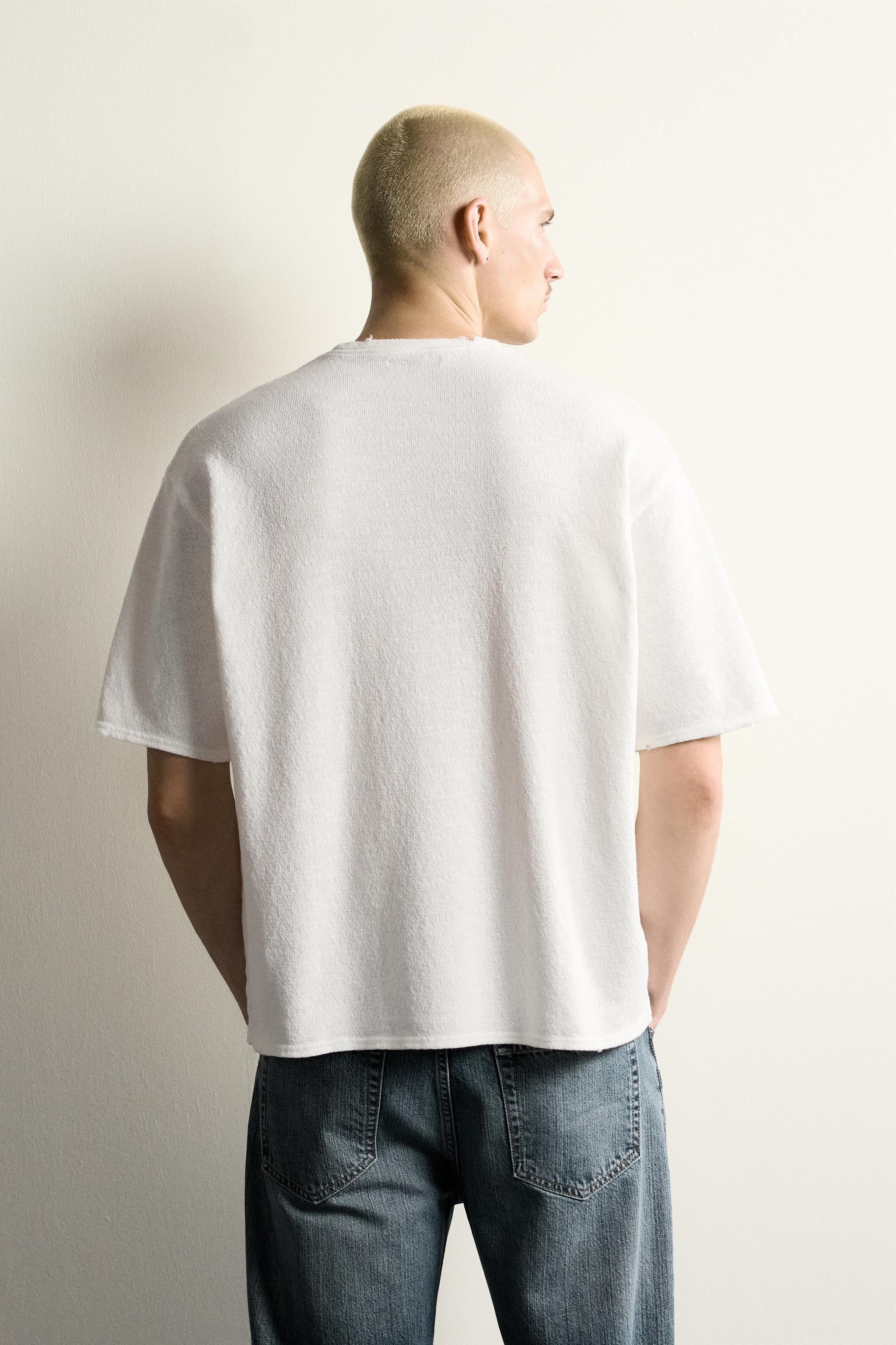T-SHIRT EN MAILLE À IMPRIMÉ DÉLAV