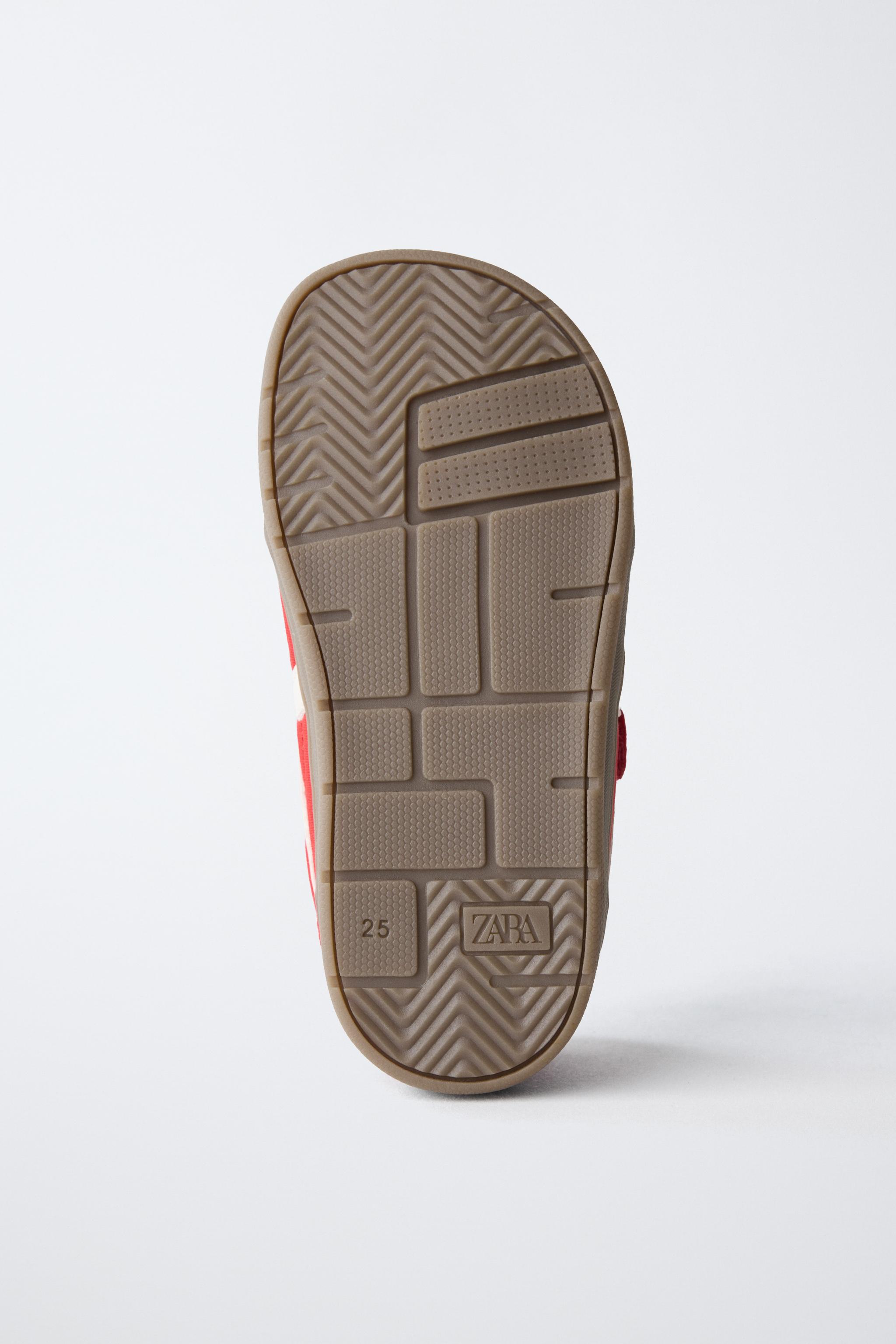 BAREFOOT SNEAKERS