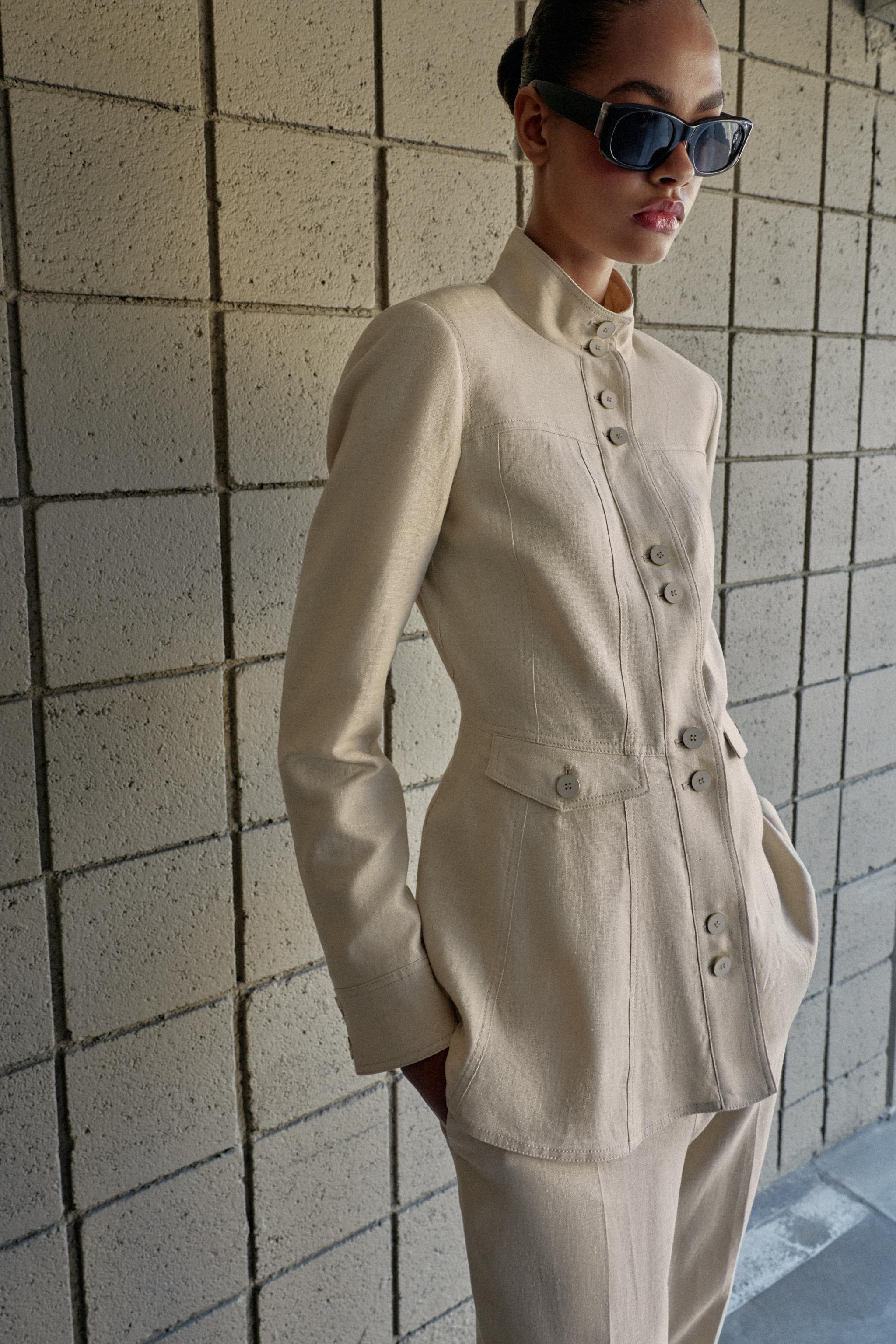 FITTED LINEN JACKET WITH SHOULDER PADS