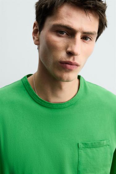 T-SHIRT RELAXED FIT À POCHE - Vert de Zara - Image 4