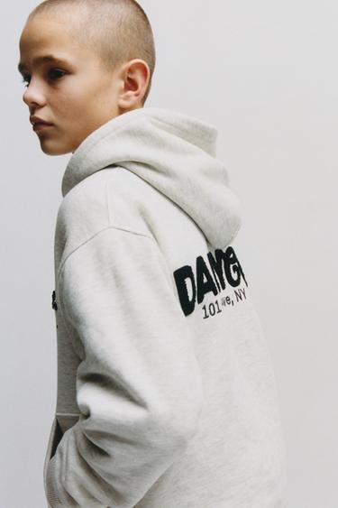 ХУДИ ИЗ МАХРОВОЙ ТКАНИ С НАДПИСЬЮ — СЕРЫЙ С МЕЛАНЖЕВЫМ ЭФФЕКТОМ от Zara