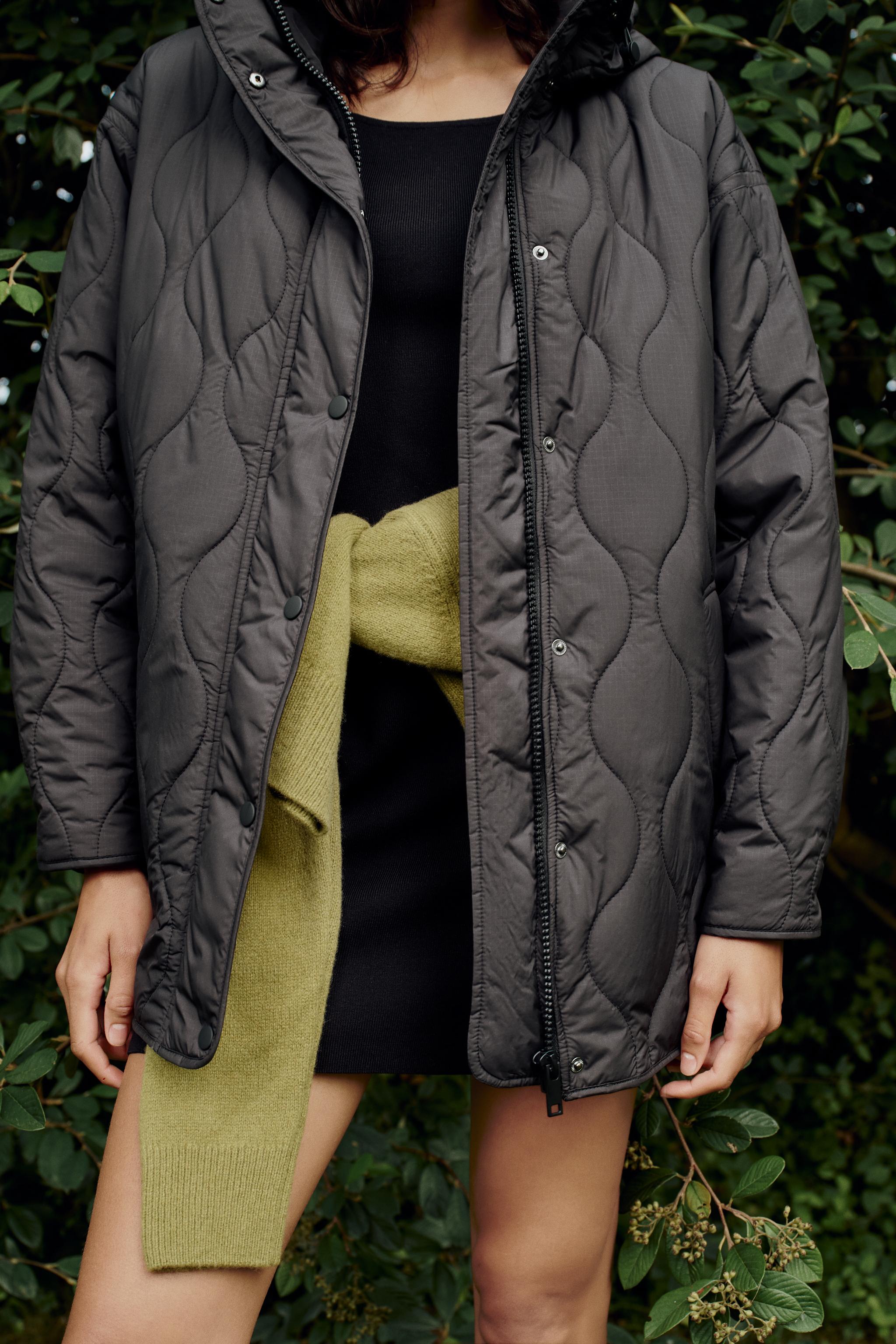 HOODED QUILTED JACKET