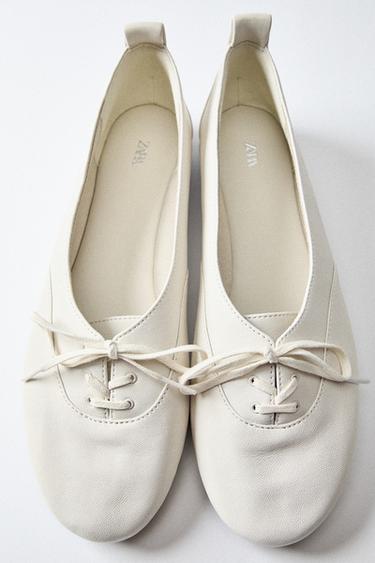 ZAPATO PLANO CORDONES PIEL -  de Zara