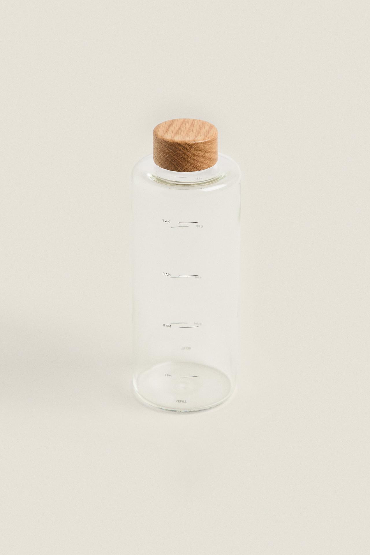 BOROSILICATE GLASS AND OAK BOTTLE — Transparent